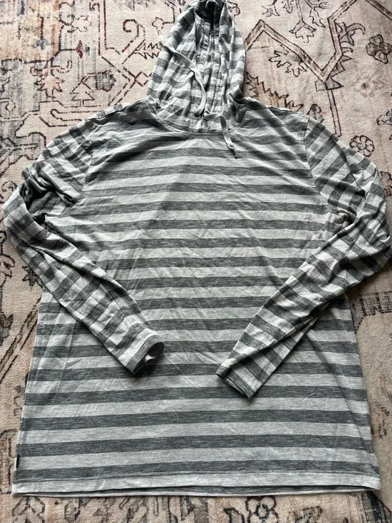 Oakley Gray & Light Gray Striped Hooded Pullover - Picture 1 of 2